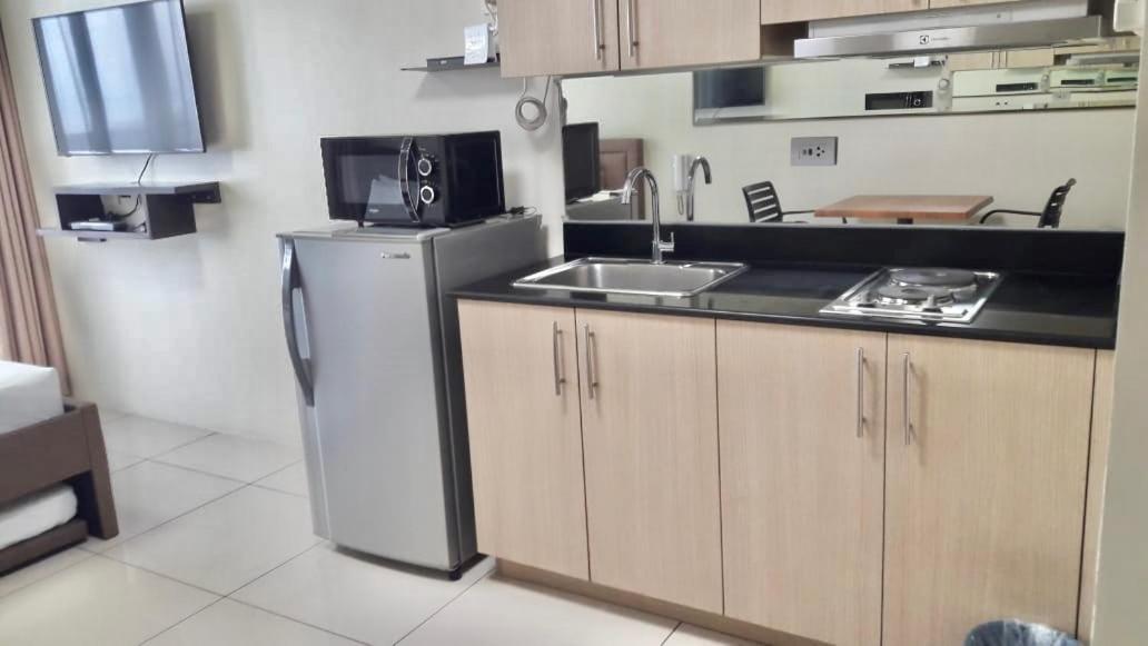 Studio Unit At The Breeze Residences Manila Exteriör bild