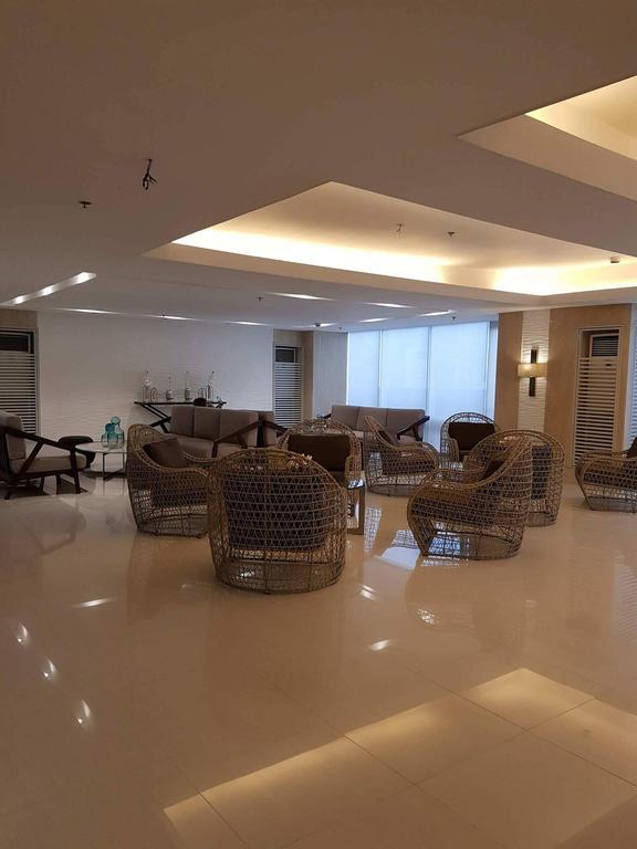 Studio Unit At The Breeze Residences Manila Exteriör bild