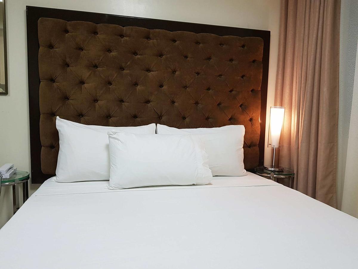 Studio Unit At The Breeze Residences Manila Exteriör bild