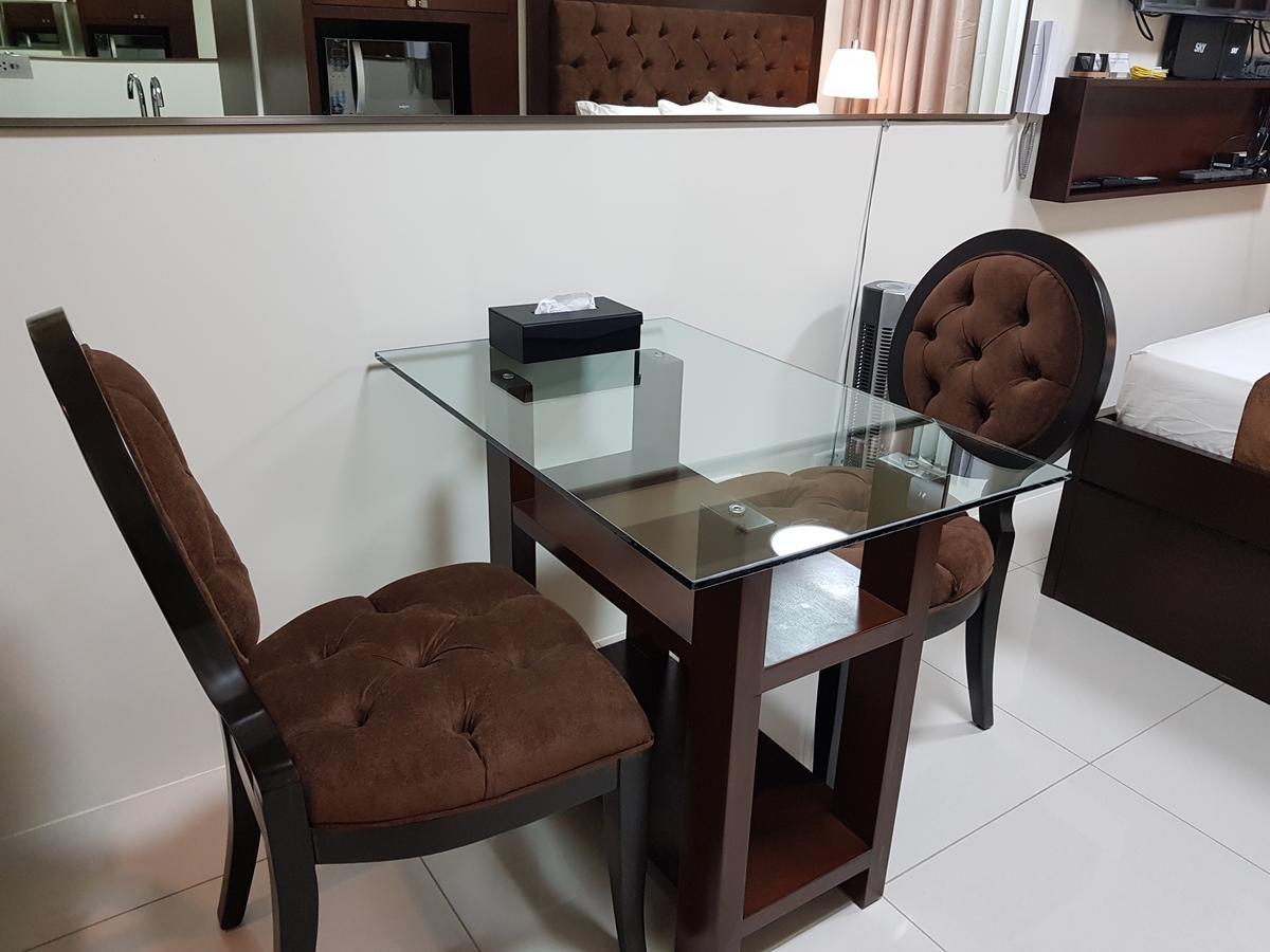Studio Unit At The Breeze Residences Manila Exteriör bild